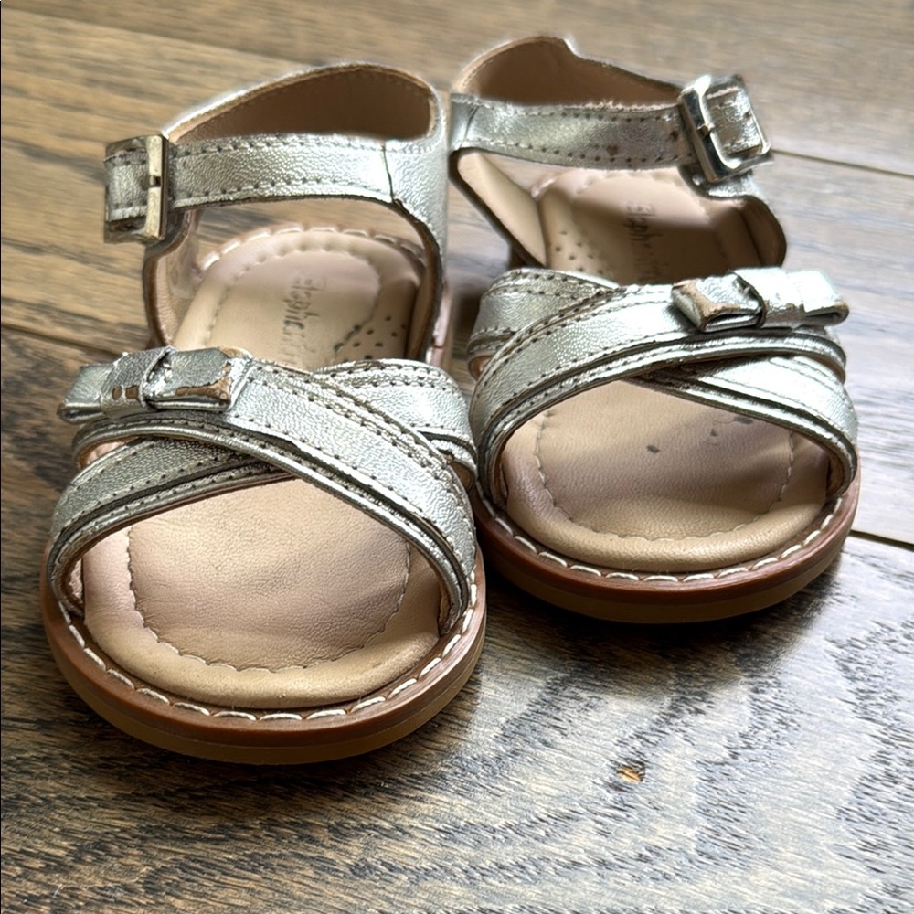 Elephantito Silver Kids Sandals US5 EU20 free shipping GUC - Picture 8 of 10